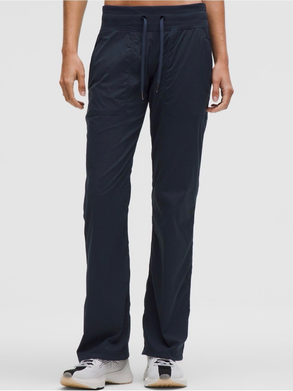 Lululemon Dance Studio Mid-Rise
Pant *Regular Size 4